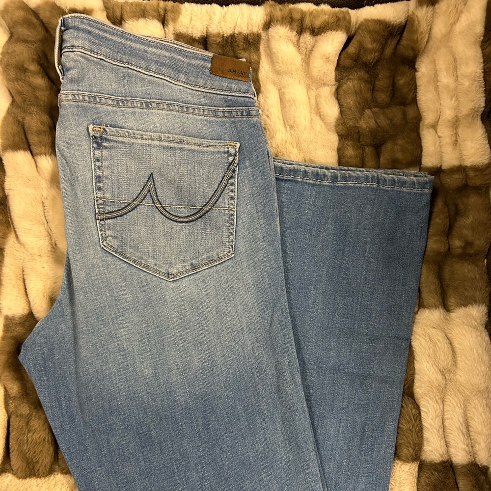 Women’s ariat jeans